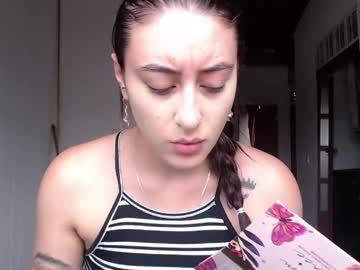 chloe_vahos