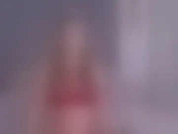 chloewinks