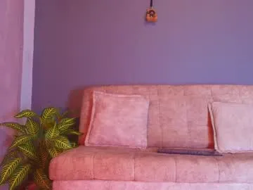 jade_brunnette