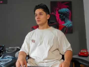 julian_wallace1