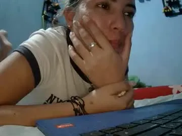 kissmelovejummy