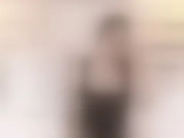 lily_lewis_