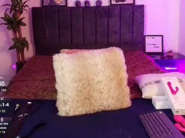 mia_collins_21