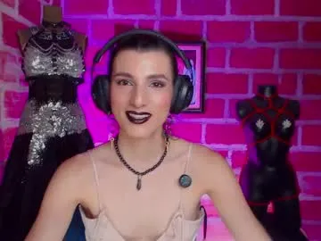 moira_hot