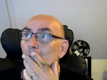 nakedkev54