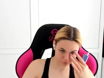 tayla_shy
